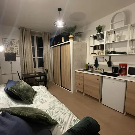 Apartament Small In An Old Palace In